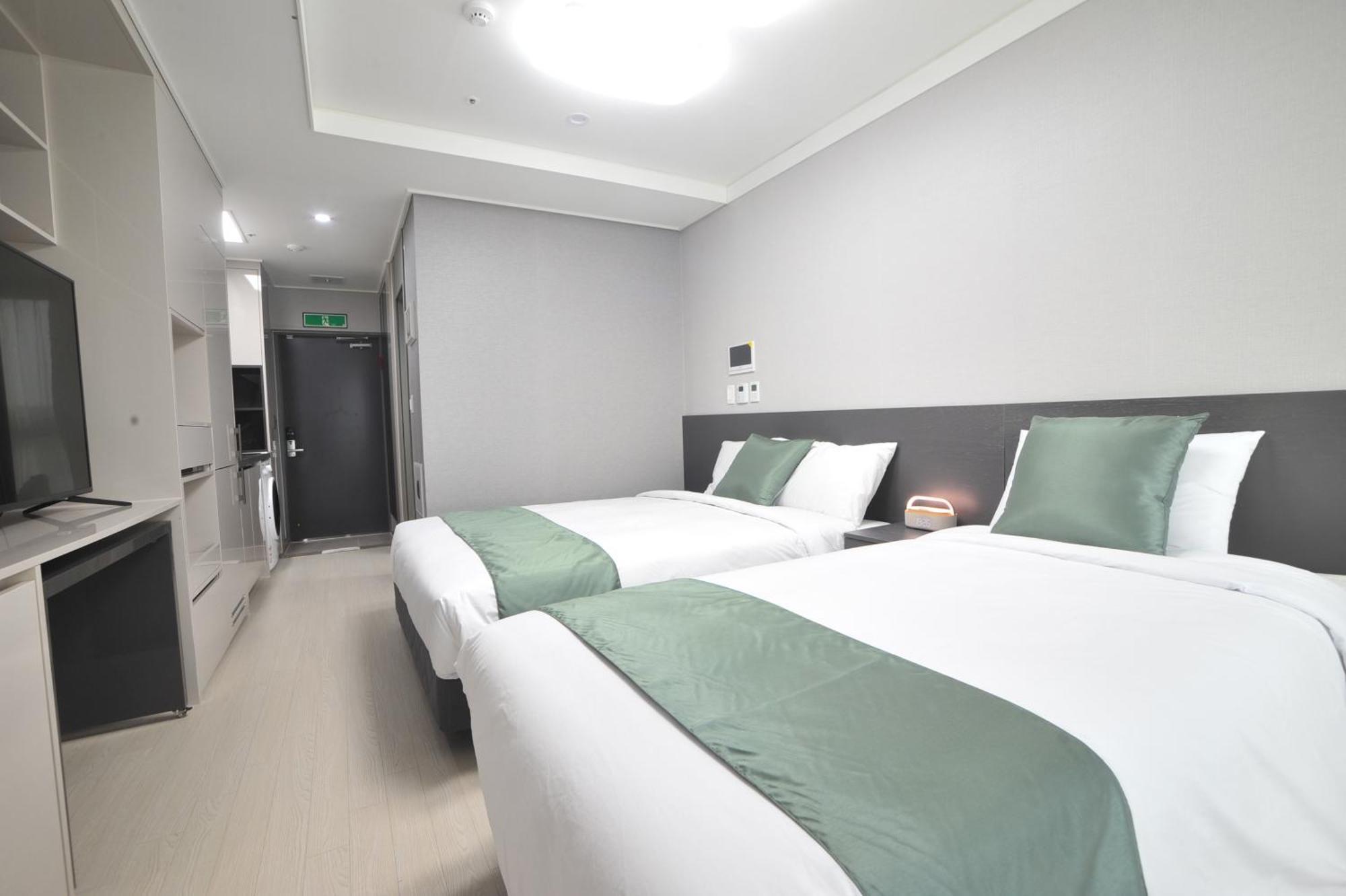 Coopstay Yeosu Hotel Exterior foto