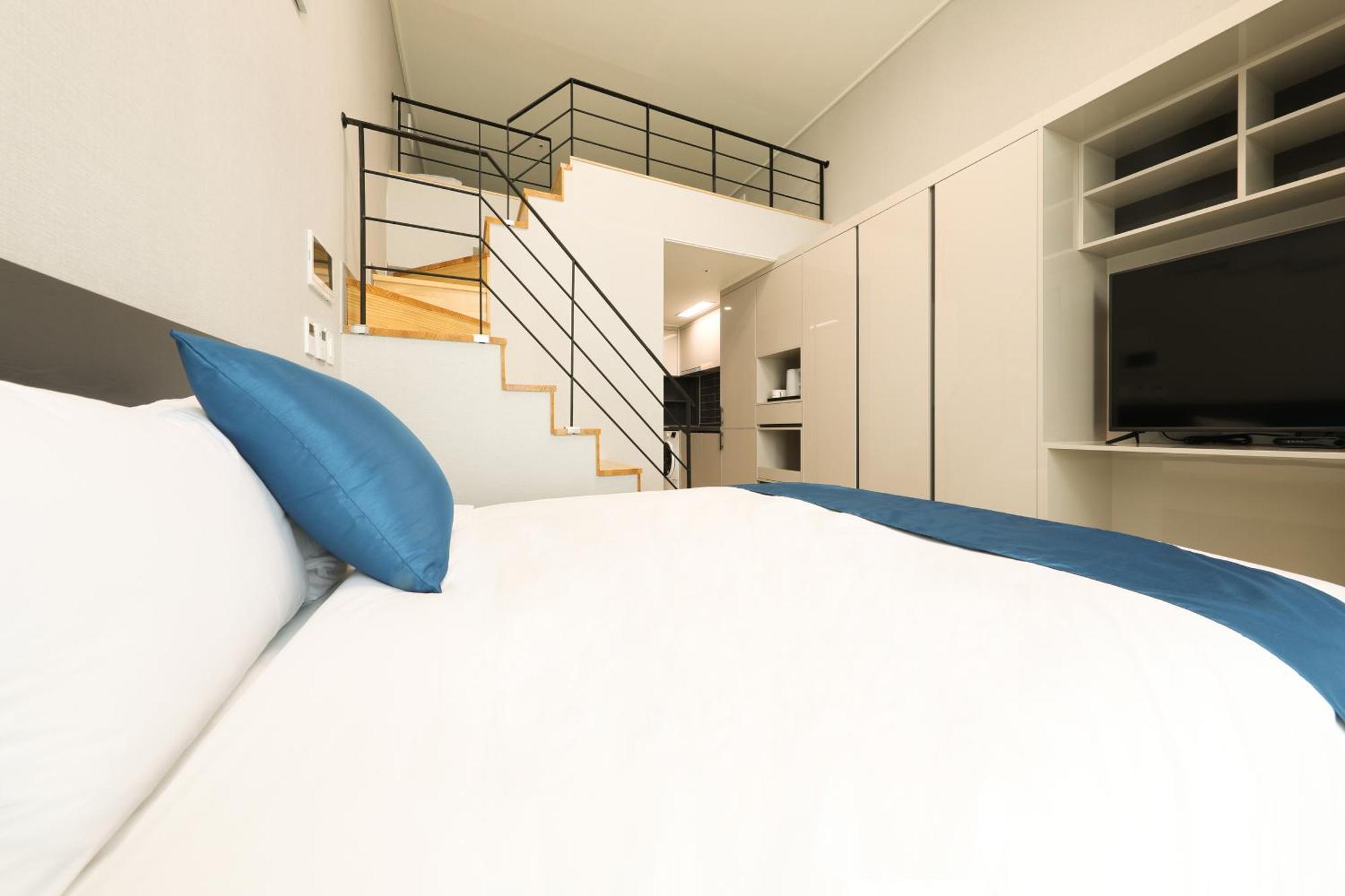 Coopstay Yeosu Hotel Exterior foto