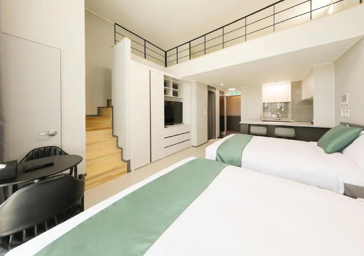 Coopstay Yeosu Hotel Exterior foto