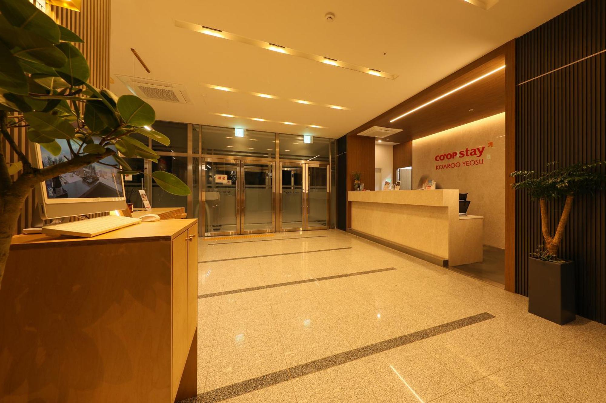 Coopstay Yeosu Hotel Exterior foto